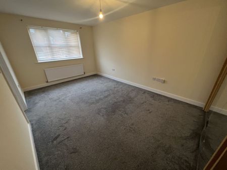 4 Bedroom Detached - Photo 2