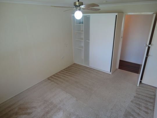 Large Family House, Save Hundred dollars each month on electricity bill! - Photo 1