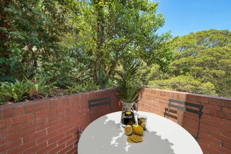 Contemporary Chic With Parkside Poise - Photo 5