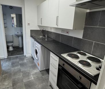 2 bedroom terraced house to rent - Photo 3