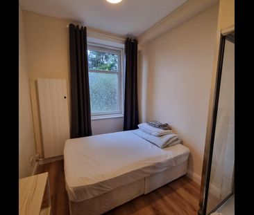 Studio Flat, Crow Road North, G13 - Photo 3
