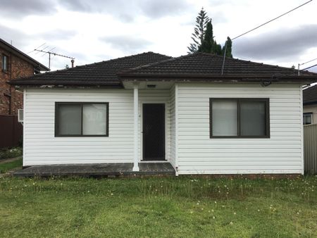 WELL MAINTAINED HOUSE IN HIGHLY SOUGHT AFTER STREET IN CANLEY HEIGHTS - Photo 3