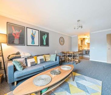 Viridian Square, Aylesbury, HP21 - Photo 1