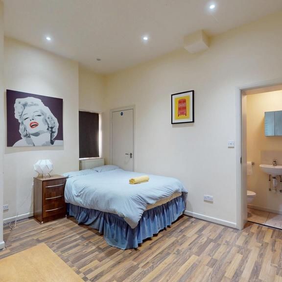 Studio to rent - Photo 1