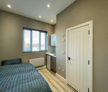 1 bedroom in a house share to rent - Photo 3