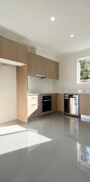 New Granny Flat for Rent Next to Croydon Station - Photo 1
