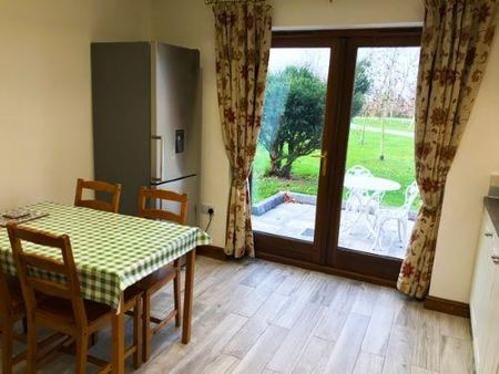 Property to rent - Photo 2