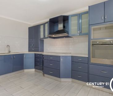 Hurry! This Won't Last Long! - Photo 6