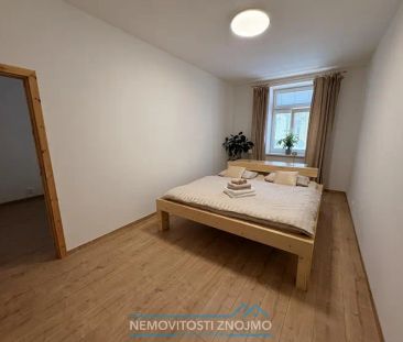 3+1 v centru Znojma, ale s klidem do vnitrobloku - Fotografie 2