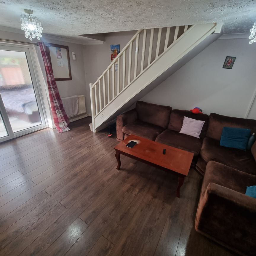 Beech Close, Corby - Photo 1