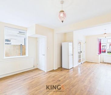 3 bedroom semi-detached house to rent - Photo 6