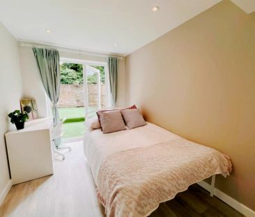 2 Bedroom 2 Bathroom room1 - Photo 2
