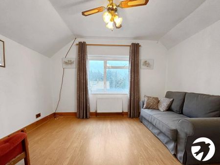 4 bedroom semi-detached house to rent - Photo 5