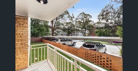 Freshly Painted 2 Bedroom Unit with DOUBLE car garage - Photo 2