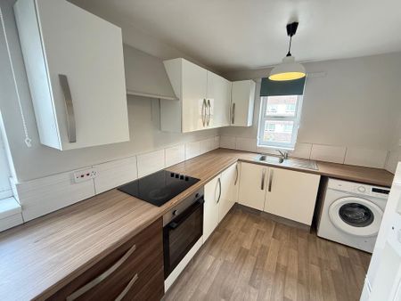 2 bedroom flat to rent - Photo 5