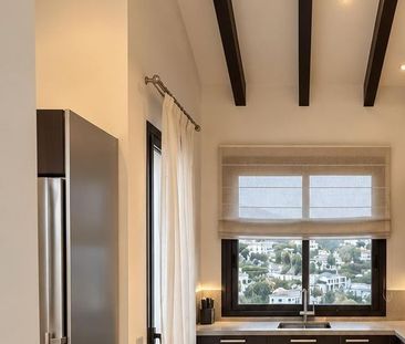 Luxury penthouse for rent in Benahavís, Spain - Photo 3