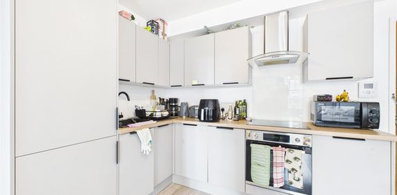 High Street, Maidenhead High Street, Maidenhead - Photo 2