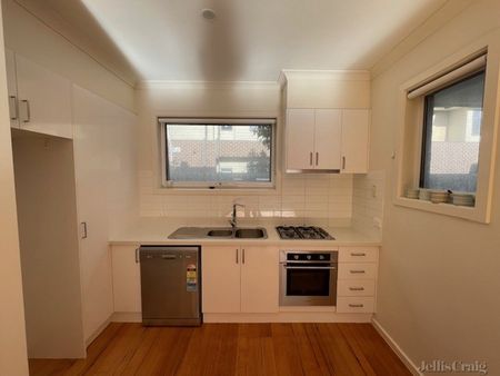 2/6 Isla Avenue, Glenroy VIC 3046 - Townhouse For Rent | Domain - Photo 3