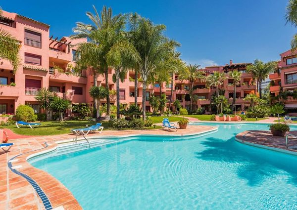 4 bedroom luxury penthouse for rent in Marbella Del Este, Spain