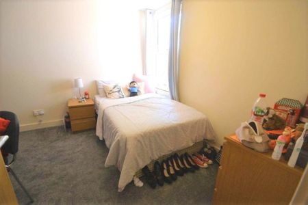 6 Bed Terraced House, Norris Road, RG6 - Photo 4