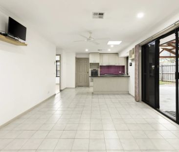 WELL-MAINTAINED HOME IN THE HEART OF WERRIBEE - Photo 2