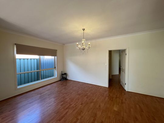 Spacious 3 Bedroom Family Home Available Now&excl; - Photo 1