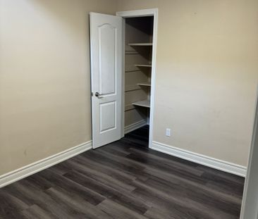 For Lease - 3828 A Bloor Street, Toronto, Ontario - Photo 2