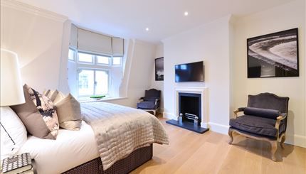 Two Bedrooms Apartment in Duke Street, Mayfair W1K - Photo 4