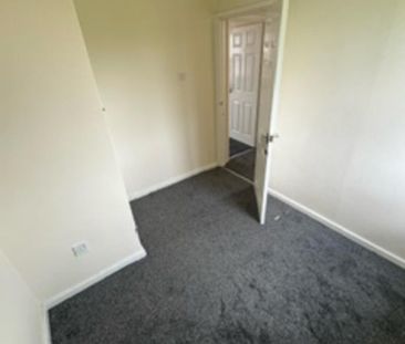 2 bedroom semi-detached house to rent - Photo 6