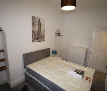 3 Bedroom | 12 North Road East, Flat 2, PL4 6AS - Photo 3