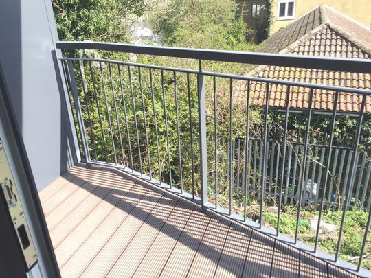 2 bedroom flat to rent - Photo 1