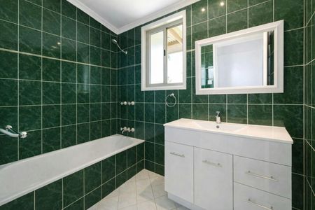 TROPICAL OASIS! - Photo 3