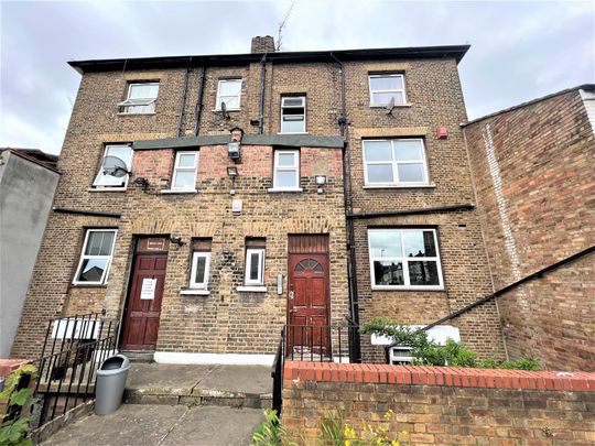 London Road, Croydon - Photo 1