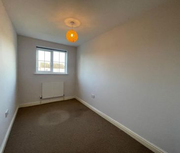 3 bedroom semi-detached house to rent - Photo 2