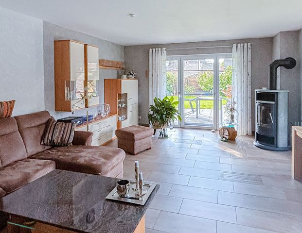 Moderne 3-Zimmer- Wohnung mit Garten und großem Carport - Foto 1