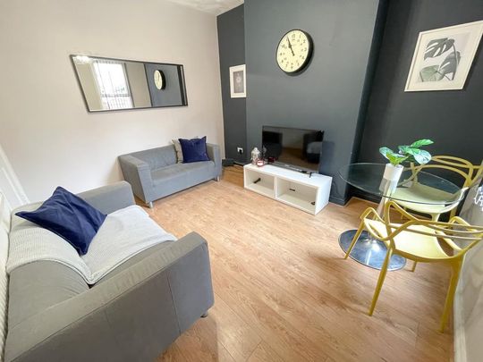 4 bedroom terraced house to rent - Photo 1