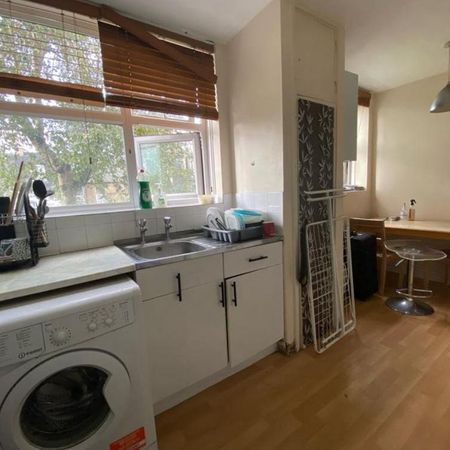 4 bedroom flat share to rent - Photo 4