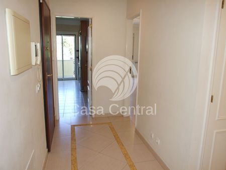 Apartamento T2+1 em Lisboa - Photo 2