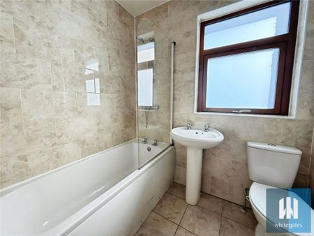 Royd Avenue, Ainley Top, Huddersfield, HD3 - Photo 4