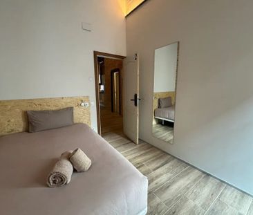 Travessera de Gràcia, Barcelona, Catalonia 08024 - Photo 1