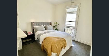 Charming 2-Bedroom Gem in the Heart of Fitzroy - Photo 3