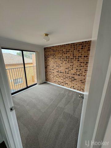 Two Bedroom Townhouse - Photo 2