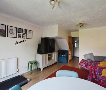 2 bedroom terraced house to rent - Photo 2