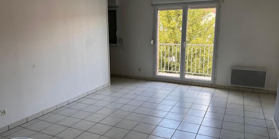 Location Appartement 2 pièces 54m² BAILLEUL 59270 - Photo 3