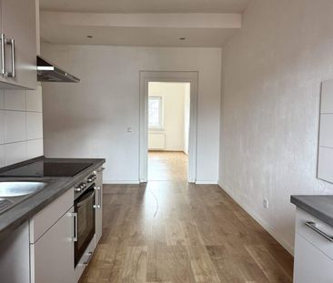 Schöne 2 Raum Wohnung mit Balkon und Einbauküche in Dresden Löbtau ... - Foto 2