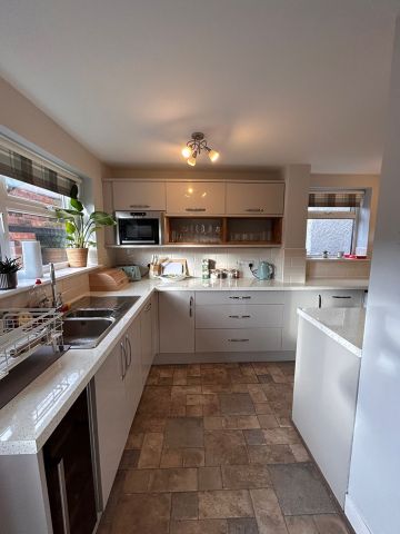 3 Bed Semi-Detached House, Willoughby Road, CH44 - Photo 5