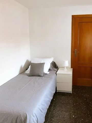 Carrer del Bisbe Jaume Pérez, Valencia, Valencian Community 46006 - Photo 2