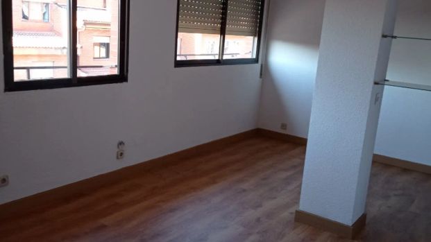 Casa adosada de alquiler en Calle de Santillana del Mar, 12, Casco Antiguo - Photo 1