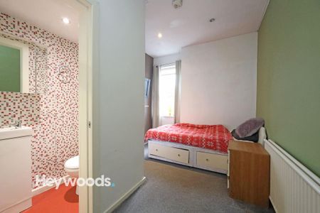 1 bedroom house of multiple occupation to rent - Photo 2