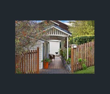 Freshly Painted Quaint Cottage - Short Term Rental - Photo 3